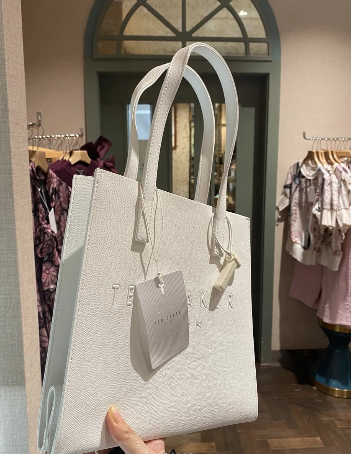 TED BAKER, small open top handle bag, crosshatch white