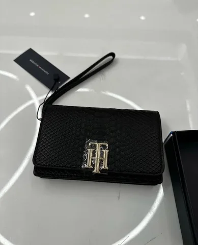 TOMMY HILFIGER, medium wristlet, textured, black